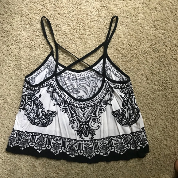 Black and White Flowy Tank Top - Picture 8 of 8